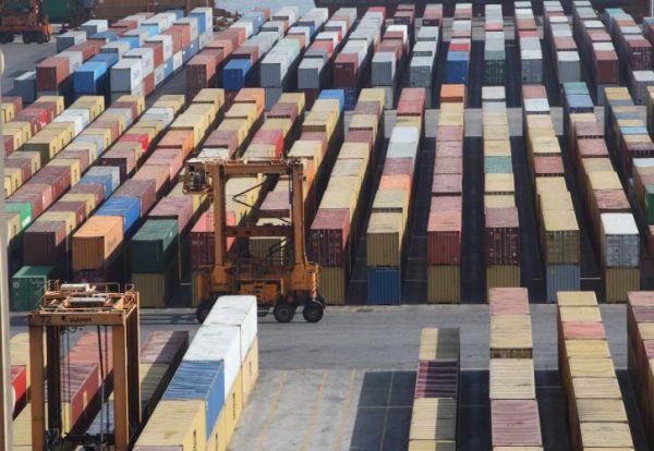 Κίνα: «Βουτιά» των εξαγωγών κατά 7,5%