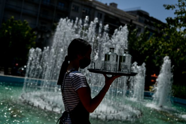 Καύσωνας Κλέων: Σε ισχύ τα μέτρα προστασίας του υπουργείου Εργασίας για τους εργαζόμενους