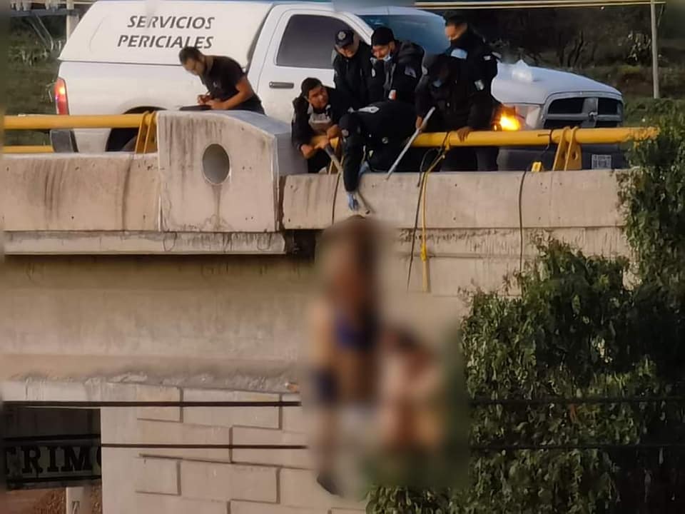 Μεξικό – Ημίγυμνα πτώματα 6 ανδρών κρέμονταν από γέφυρα