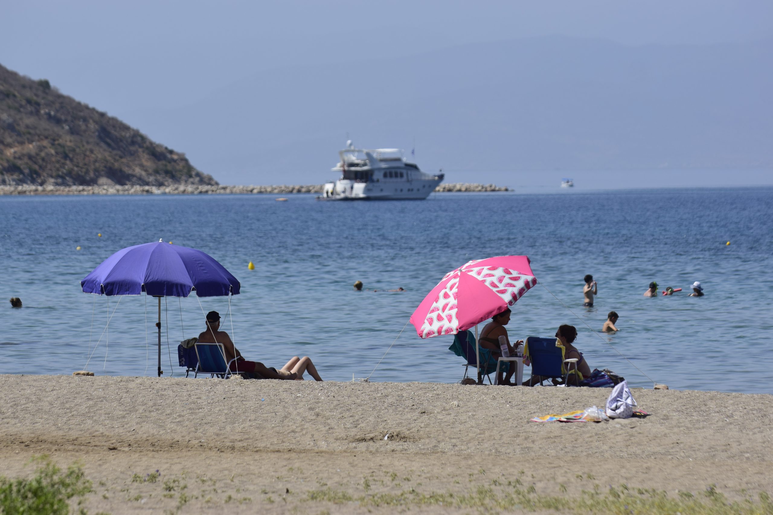 Guardian: Οι ελληνικές παραλίες που αγάπησαν οι αναγνώστες
