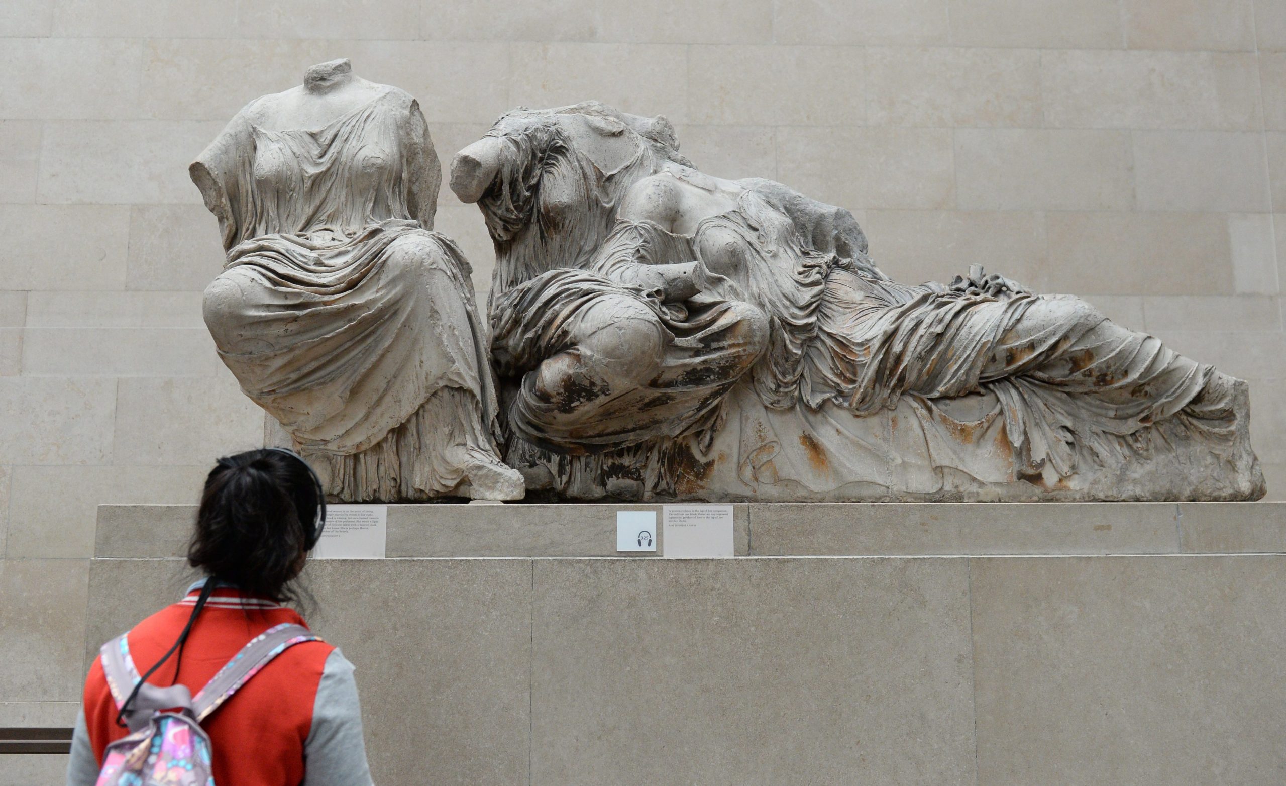 Mendoni – “Offensive to dangerous conditions for the Parthenon Sculptures”