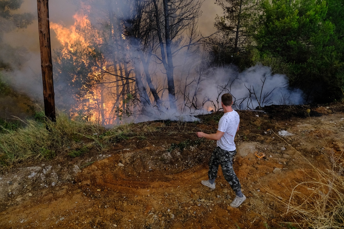 Φωτιά – Στη φυλακή οι πρώτοι συλληφθέντες κατηγορούμενοι για εμπρησμό σε βαθμό κακουργήματος