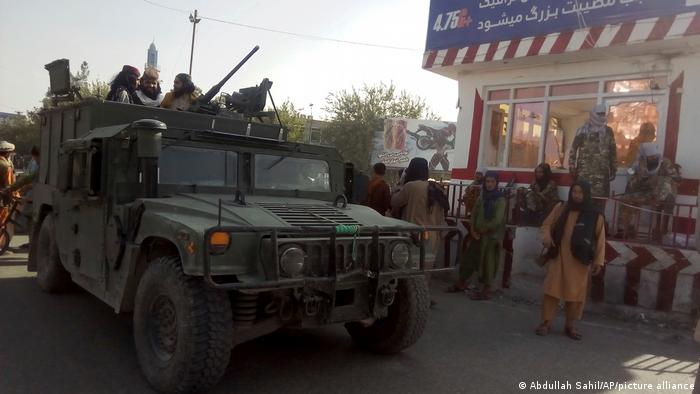 Αφγανιστάν – Η επέλαση των Ταλιμπάν σκορπά τον τρόμο
