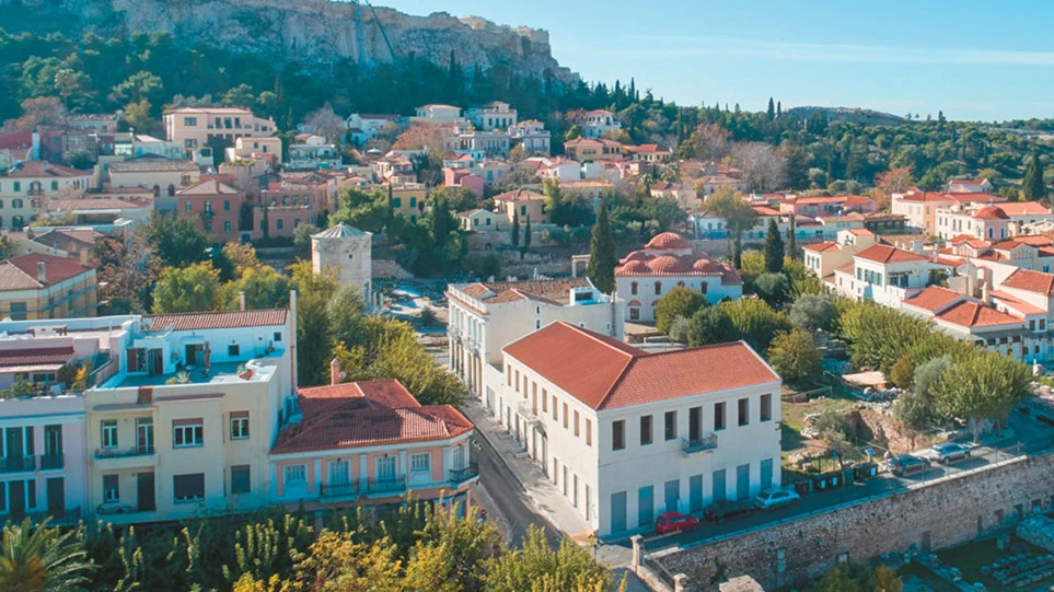 ΙΜΕ-ΓΣΕΒΕΕ: Η ανάπτυξη του τουρισμού στην Αθήνα προκαλεί αλλαγές στις λειτουργίες της πόλης