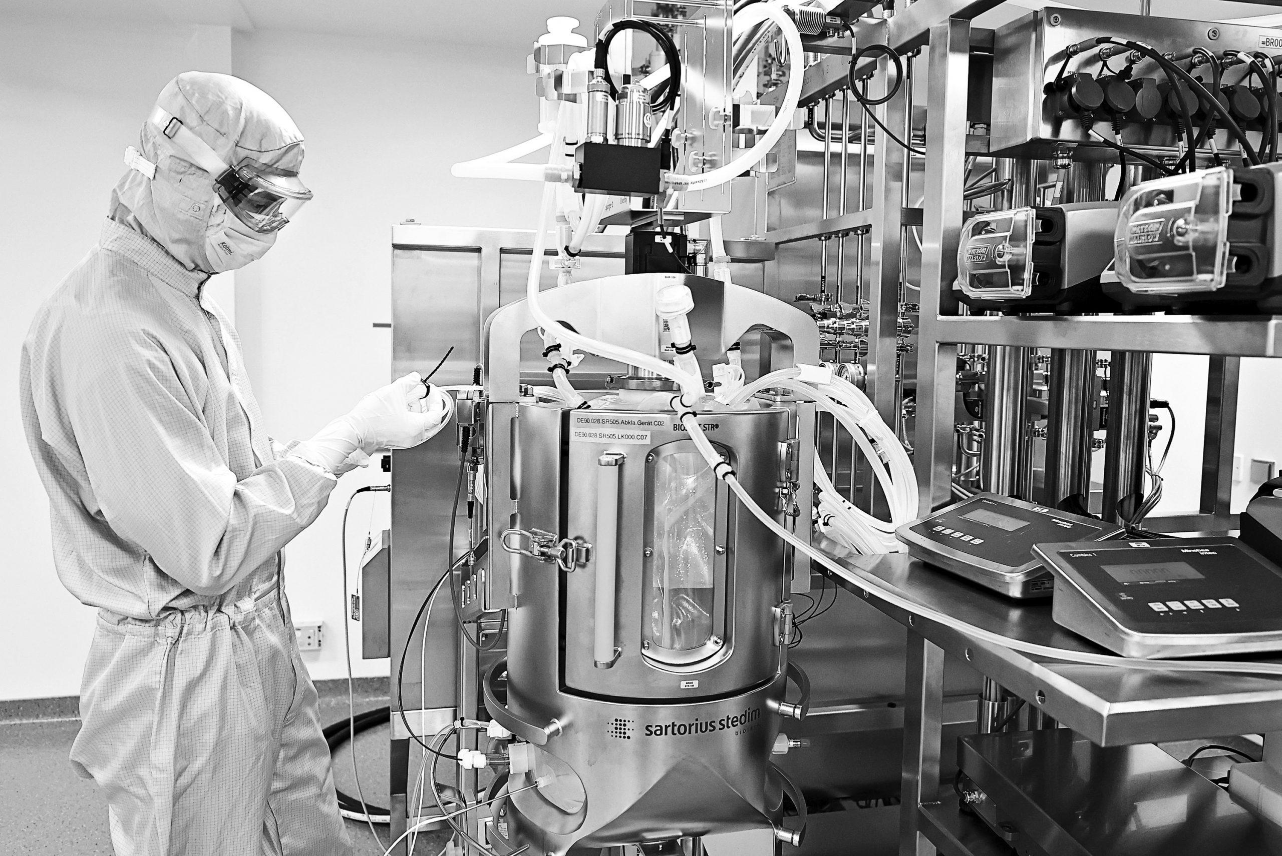 Ο ΕΜΑ ενέκρινε νέες εγκαταστάσεις για την παραγωγή των εμβολίων της BioNtech/Pfizer και Μοderna
