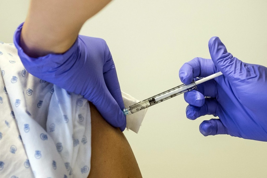 Θεμιστοκλέους – 7 στους 10 έχουν εμβολιαστεί – Το καλοκαίρι του 2022 θα είναι όπως τα παλιά