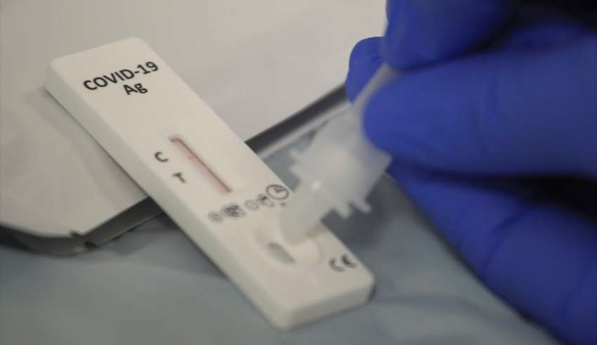 Κορωνοϊός – Εμβολιασμοί και διαγνωστικά τεστ σε ανεμβολίαστους