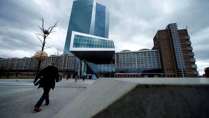 Το ράλι ρεκόρ του πληθωρισμού στην ευρωζώνη ανεβάζει τον πήχη για την ΕΚΤ