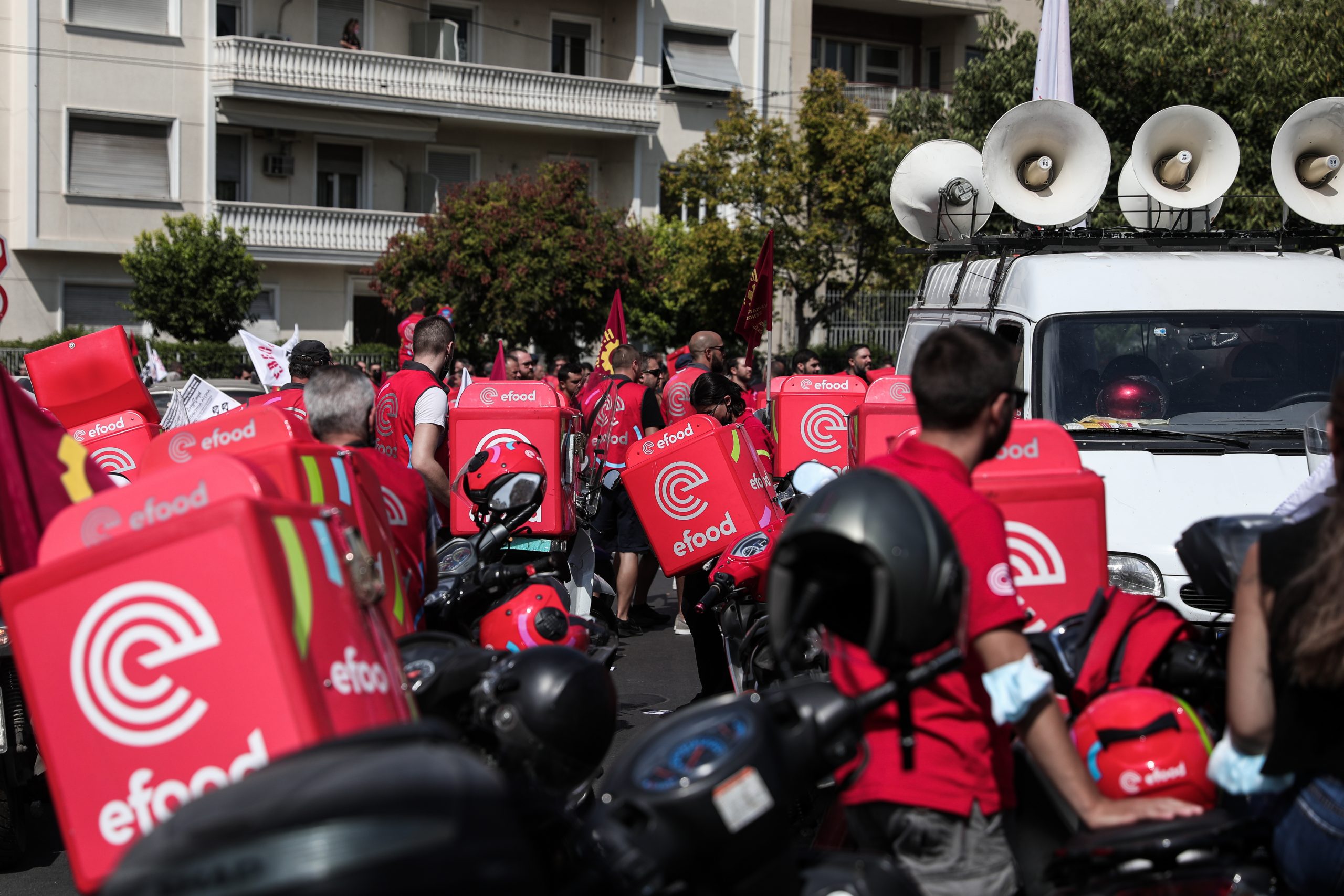 ΣΥΡΙΖΑ – Τροπολογία για τη διασφάλιση της μισθωτής σχέσης εργασίας των διανομέων