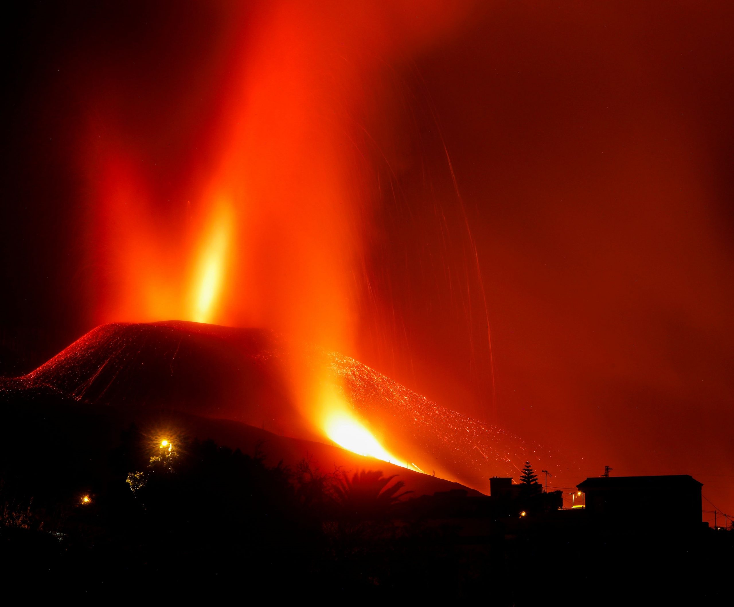 Λα Πάλμα – Στην πιο έντονη φάση της η δραστηριότητα του ηφαιστείου Κούμπρε Βιέχα