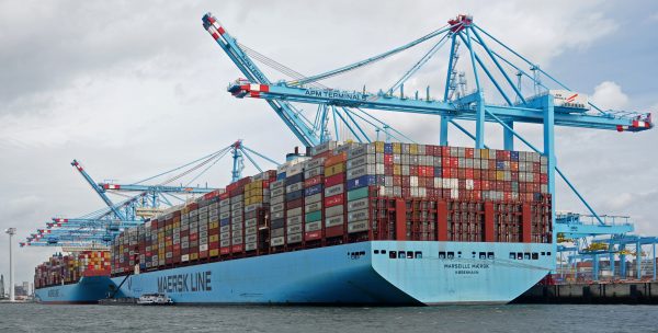Containerships: Αγεφύρωτο το χάσμα μεγεθών μεταξύ των κολοσσών και των μικρότερων εταιρειών