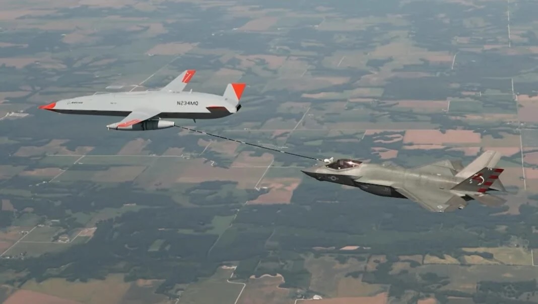 Βίντεο – Πρώτος εναέριος ανεφοδιασμός F-35 από drone – ιπτάμενο τάνκερ