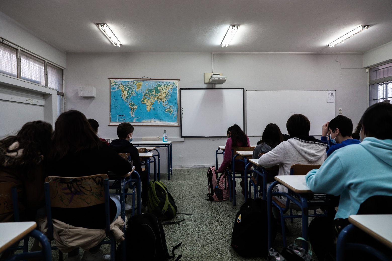 ΟΕΕ: Αύξηση προσλήψεων οικονομολόγων εκπαιδευτικών στα σχολεία