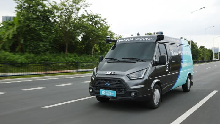 Κινεζική start-up λανσάρει το όχημα «Robovan» για αυτόνομες παραδόσεις