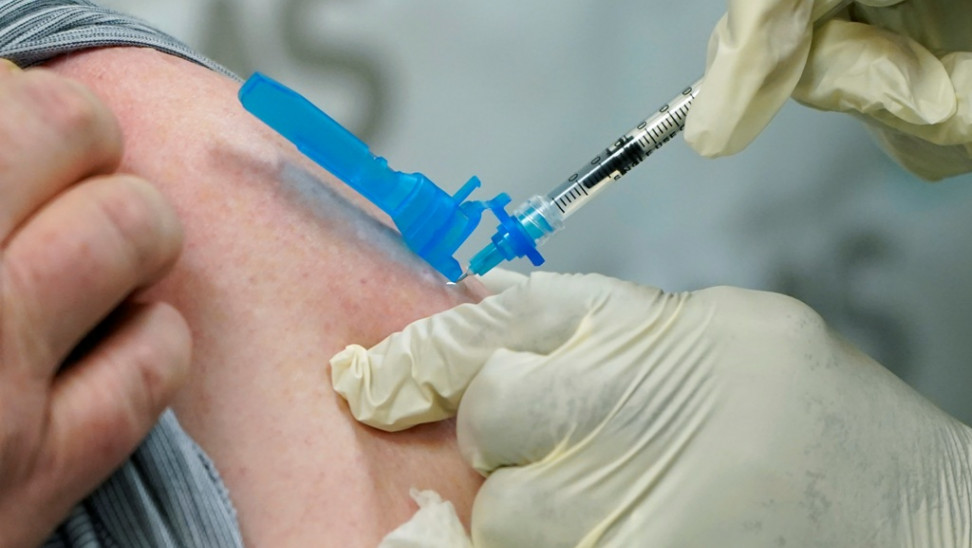 Κορωνοϊός – Πώς θα πετύχουμε μεγαλύτερη αύξηση των αντισωμάτων όταν κάνουμε την τρίτη δόση του εμβολίου