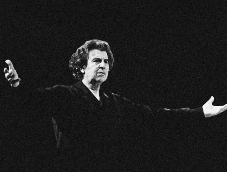 Mikis Theodorakis remains to lie in state for three days