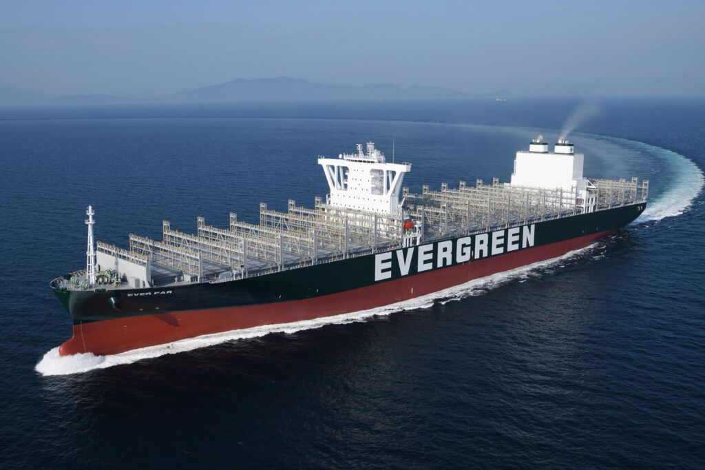 «Κόλλησε» και άλλο πλοίο της Evergreen