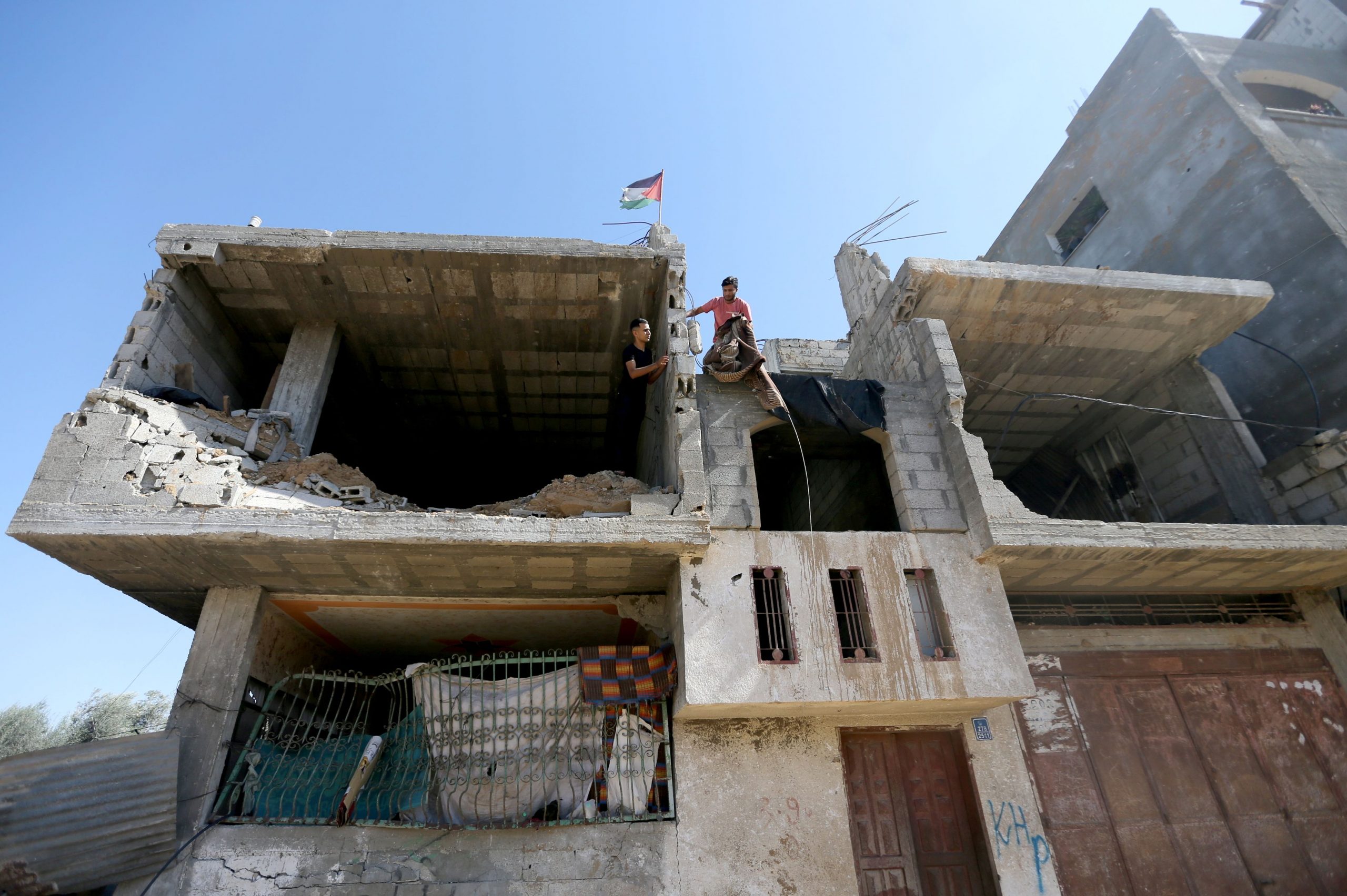 Γάζα – Ξεκινά η ανοικοδόμηση από τους ισραηλινούς βομβαρδισμούς – 480 εκατ. δολ. το κόστος