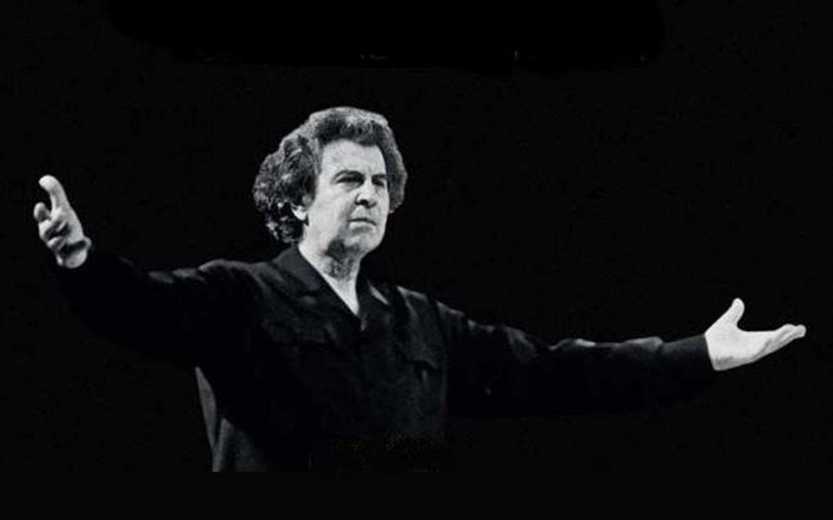 Μίκης Θεοδωράκης – Ο συνθέτης που ύμνησε την συμφωνική μουσική όσο το μπουζούκι