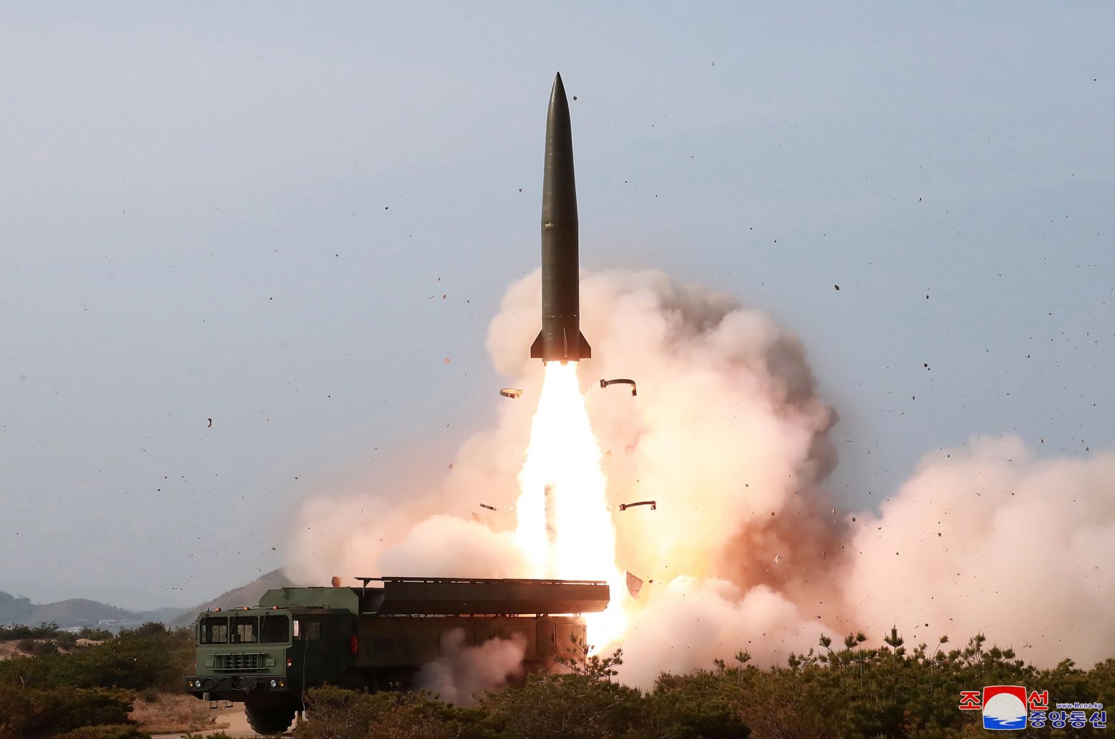 Βόρεια Κορέα – Ανακοίνωσε ότι εκτόξευσε νέο υπερηχητικό πύραυλο [βίντεο]
