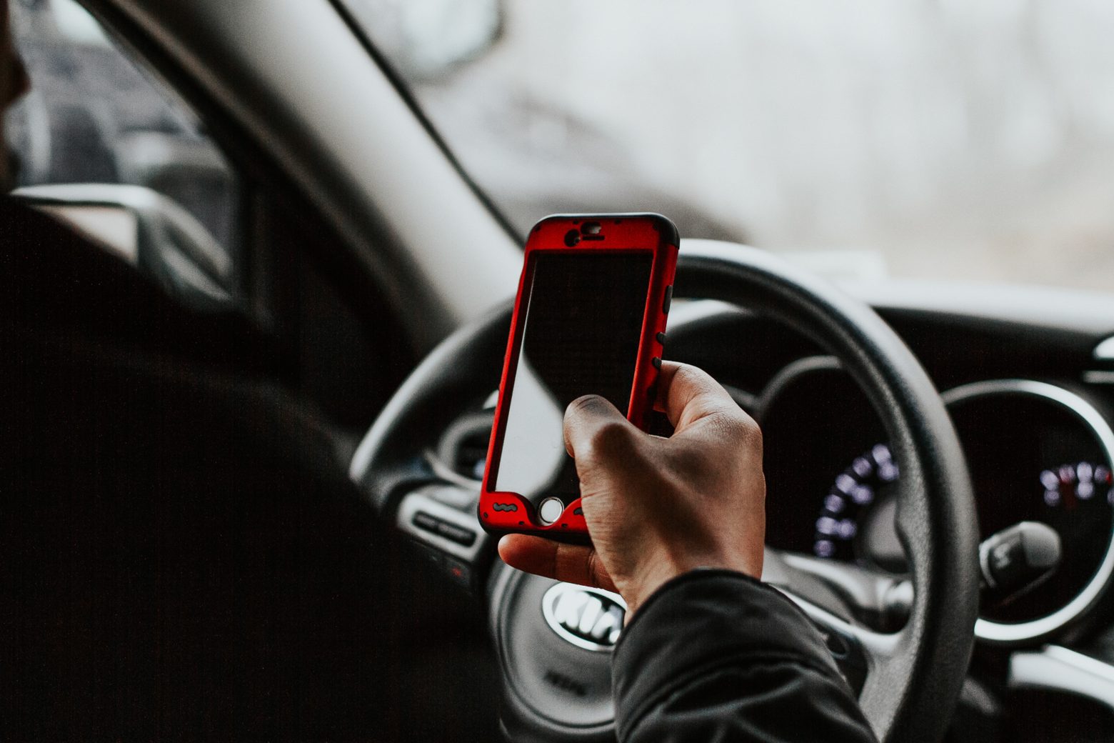 Αυτοκίνητο – Συχνά τα προβλήματα στη σύνδεση των smartphone στο ταμπλό