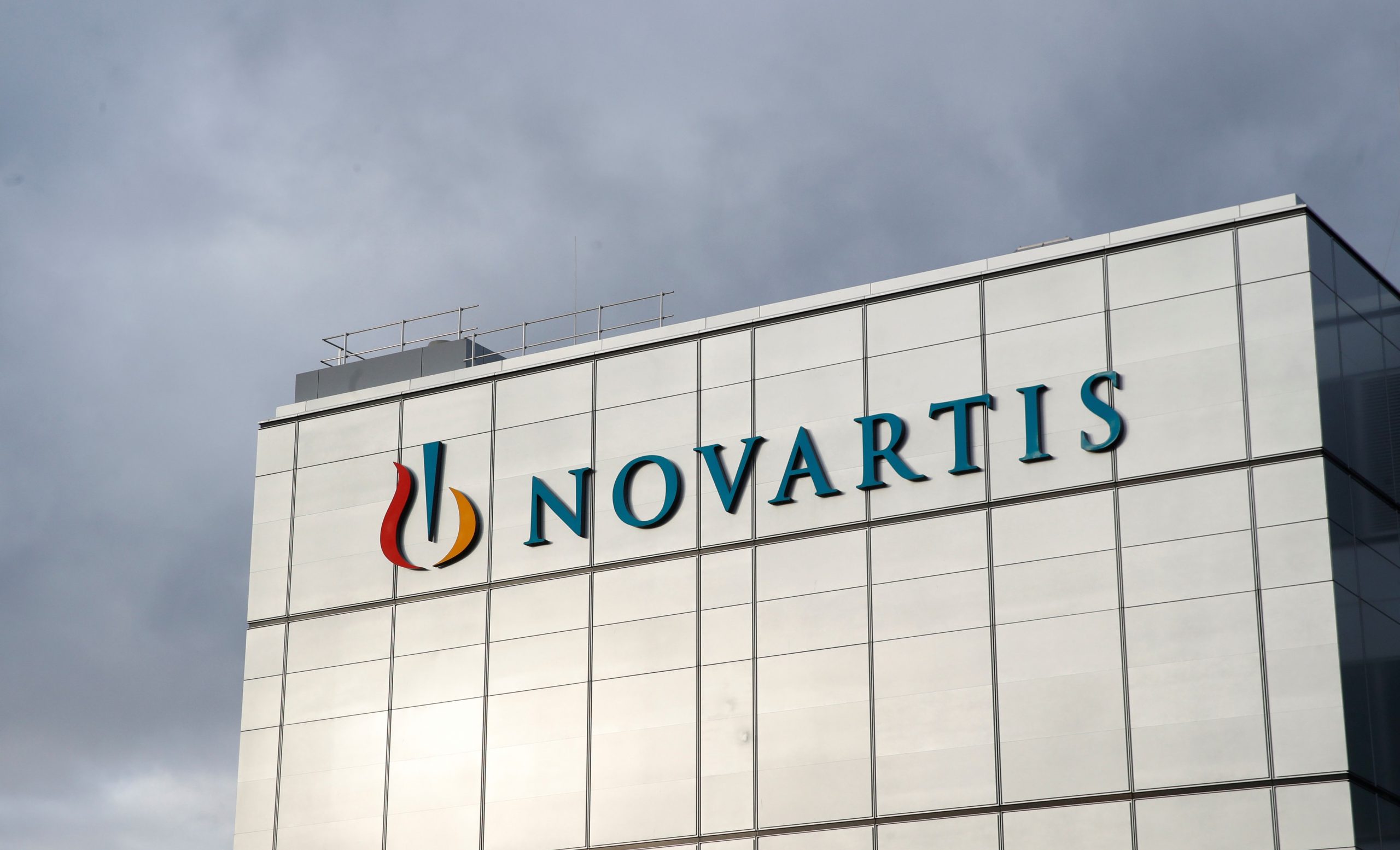 Greek govt files 214-mln€ lawsuit against Novartis for kickbacks, bribery