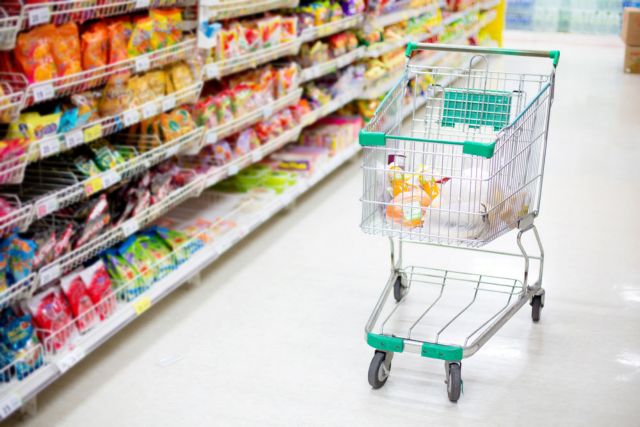 Σούπερ μάρκετ – Βιομηχανία τροφίμων: Zημιές αναμένει μία στις τέσσερις επιχειρήσεις