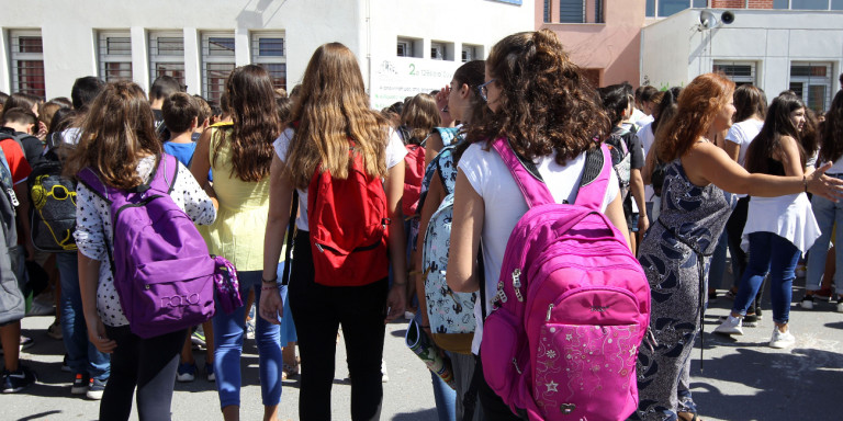 Decision on opening primary, secondary schools in Greece expected on Tues.