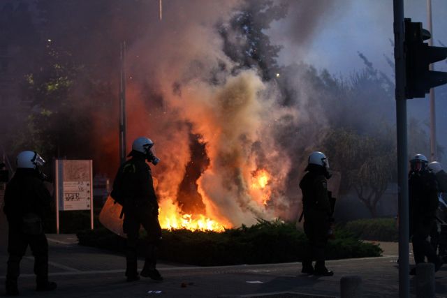 ΔΕΘ – Μικρά επεισόδια από αντιεμβολιαστές