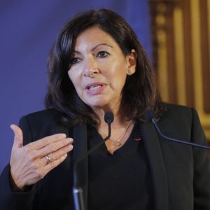Η δήμαρχος του Παρισιού An Intalgo: «Η δημιουργικότητα μιας πόλης δεν εξαρτάται από τα αυτοκίνητα. Αυτό ήταν ο 20ς αιώνα»