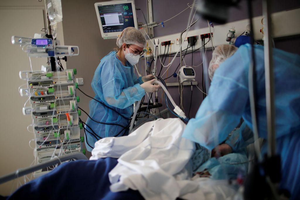 «Καλπάζει» στη βόρεια Ελλάδα η πανδημία – Αγγίζουν το 100% σε πληρότητα τα νοσοκομεία