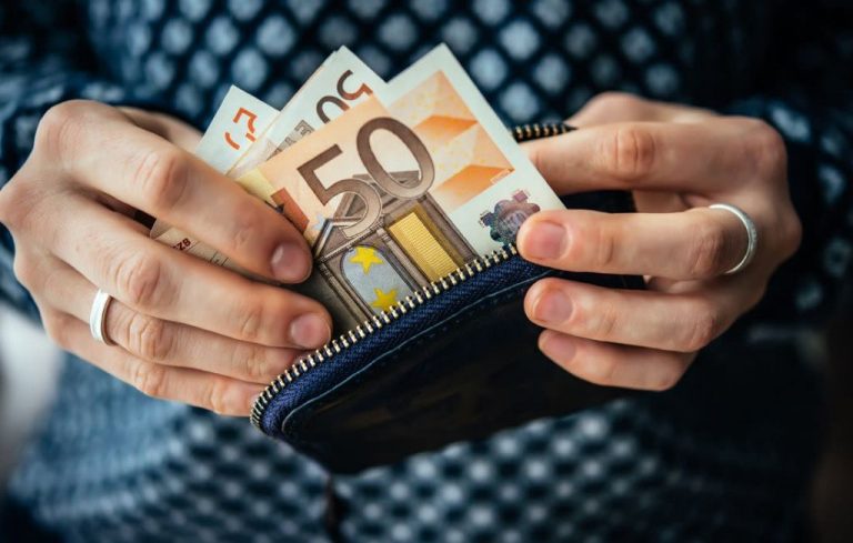 Αυξήσεις άνω του 12% στον κατώτατο μισθό – Καταλύτης οι πολιτικές εξελίξεις