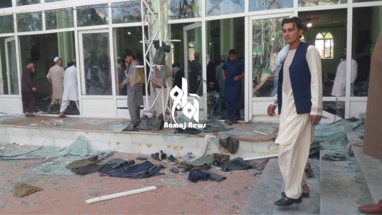 Αφγανιστάν – Εικόνες σοκ μετά την έκρηξη σε τζαμί στην Κανταχάρ – Στους 32 οι νεκροί