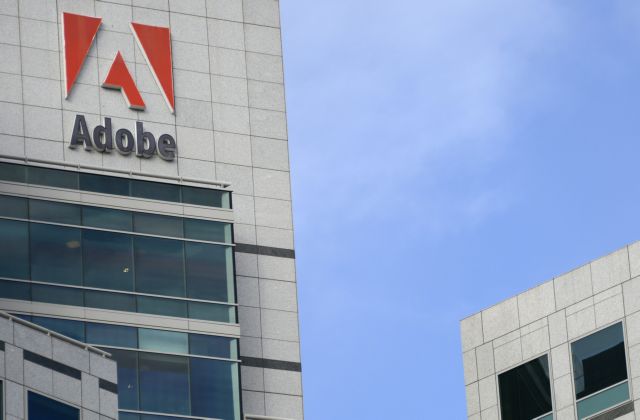 Adobe – Στενεύουν τα περιθώρια για τους ανεμβολίαστους εργαζομένους