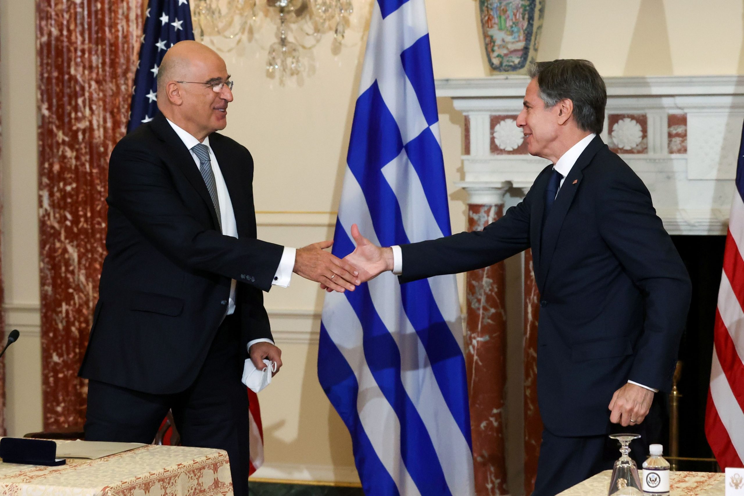 Greece, US renew mutual defense agreement; Mitsotakis refers to significant upgrade of ties
