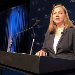Μπάουμαν- Fed: Πολλαπλές αυξήσεις επιτοκίων μέχρι να μειωθεί ο πληθωρισμός