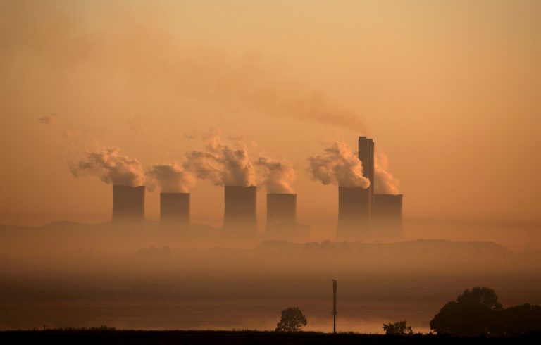 Κλιματική αλλαγή: Πακτωλός χρηματοδοτήσεων και επενδύσεων κρατά σε ανάπτυξη τον ρυπογόνο κλάδο του άνθρακα