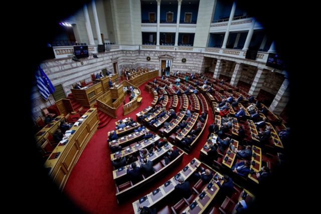 Βουλή: Σφοδρή σύγκρουση Ραγκούση – Τασούλα για τον Πολάκη