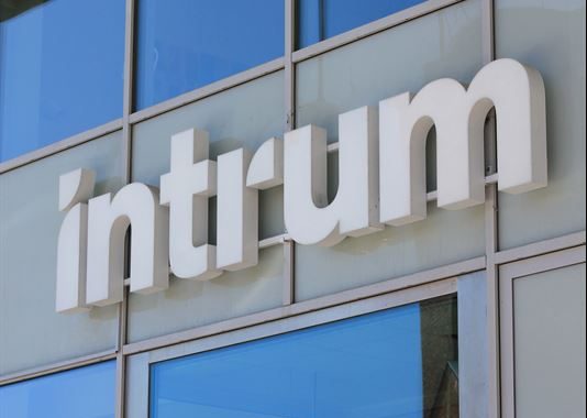 Intrum: Θα ενισχυθεί η ρευστότητα στην αγορά διαχείρισης μη εξυπηρετούμενων δανείων