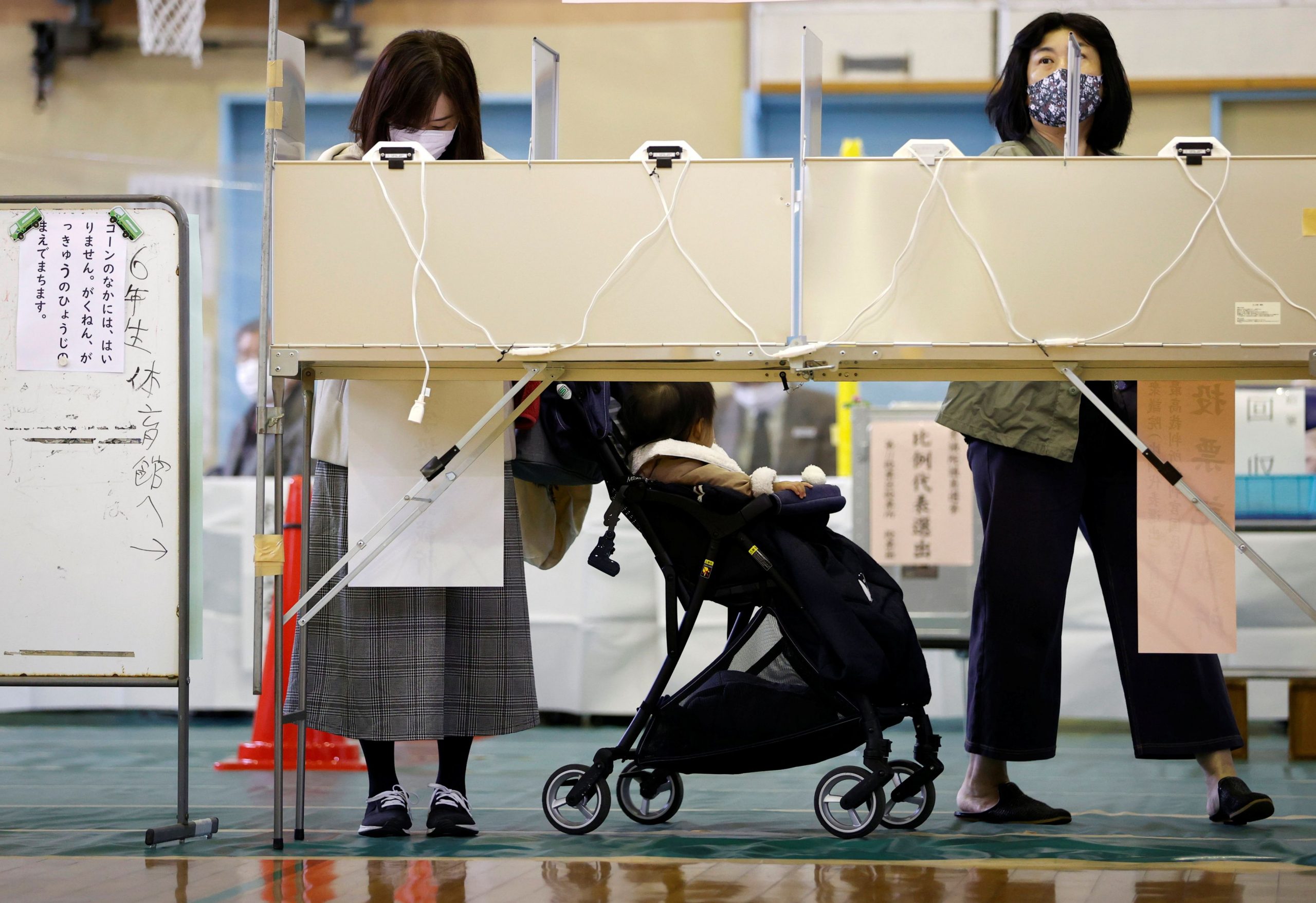 Εκλογές στην Ιαπωνία – Φαβορί το κυβερνών Φιλελεύθερο Δημοκρατικό Κόμμα παρά τις απώλειες