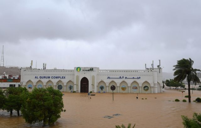 Ομάν – Στο έλεος του κυκλώνα Σαχίν – Πλημμύρες και τρεις νεκροί
