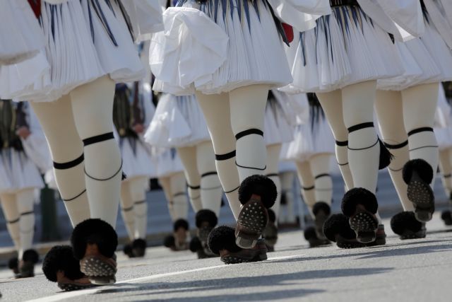 25η Μαρτίου: Κυκλοφοριακές ρυθμίσεις για την παρέλαση στην Αθήνα – Πώς θα κινηθούν τα ΜΜΜ