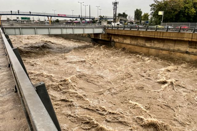 Φυσικές καταστροφές στην Ελλάδα – Ζημιές εκατομμυρίων σε τουρισμό, κίνδυνος για τραπεζικά δάνεια και εισοδήματα