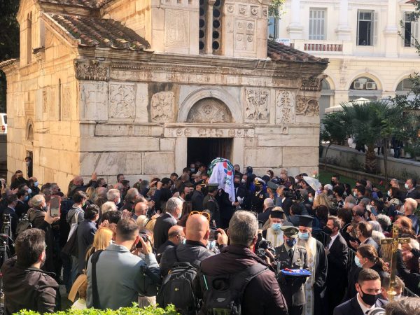 Φώφη Γεννηματά – Το «ύστατο χαίρε» σε μια αγωνίστρια – Live από τη Μητρόπολη Αθηνών η εξόδιος ακολουθία