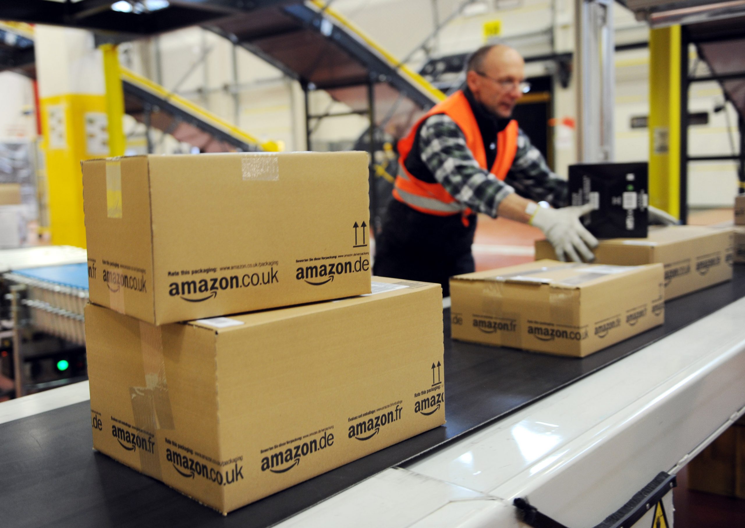 Amazon – Λανσάρει την παραλαβή προϊόντων από κοντινό στον αγοραστή κατάστημα λιανικής