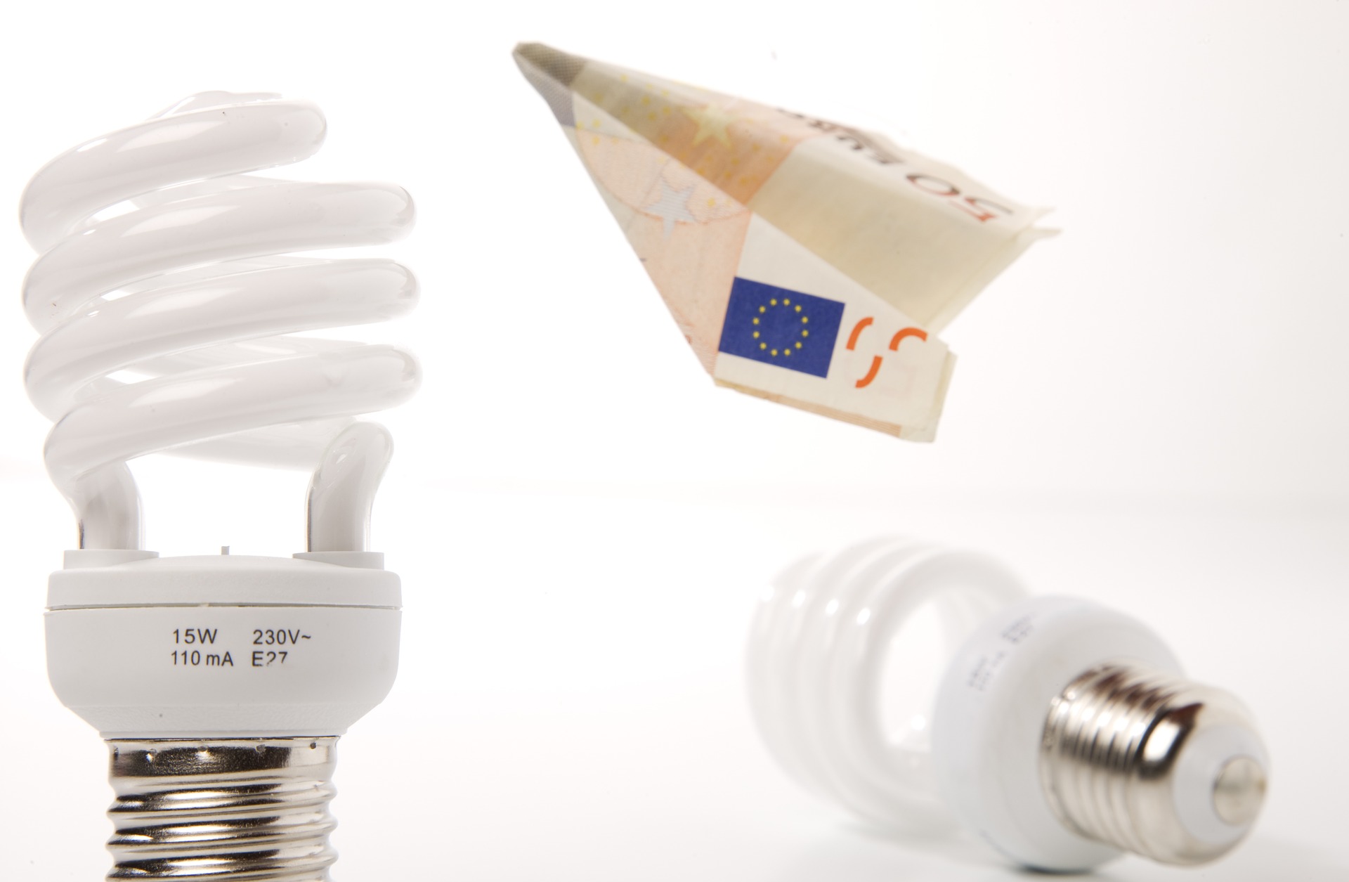 Εurostat – Φόροι και εισφορές το 39% των λογαριασμών ρεύματος στην ΕΕ