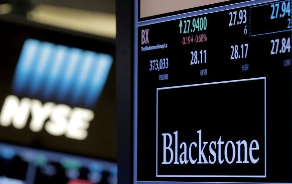 Blackstone – Αποκτά πλειοψηφικό μερίδιο στην Spanx έναντι 1,2 δισ. δολαρίων
