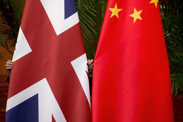 Βρετανία – «Μπλόκο» Τζόνσον σε επίμαχες κινέζικες επενδύσεις
