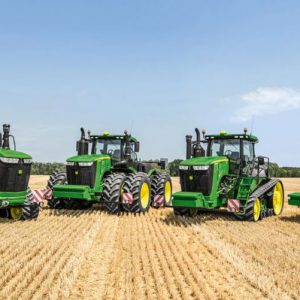 John Deere: Εκτιμά απώλειες 600 εκατ δολ. λόγω δασμών