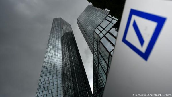 Η Deutsche Bank στο επίκεντρο των απωλειών στην Ευρώπη 